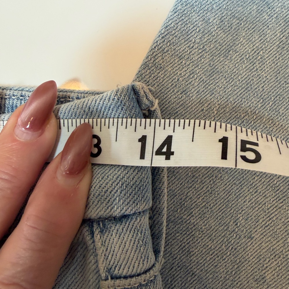 #200 Good American Light Blue Ripped Straight Leg Jeans. Excellent Condition. - Picture 11 of 14